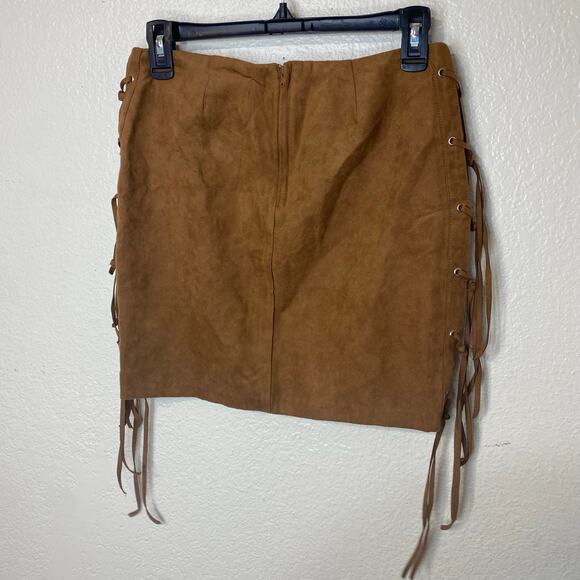 Timing Brown Faux Suede Boho Western Fringe Mini Skirt Size Small - Picture 6 of 7